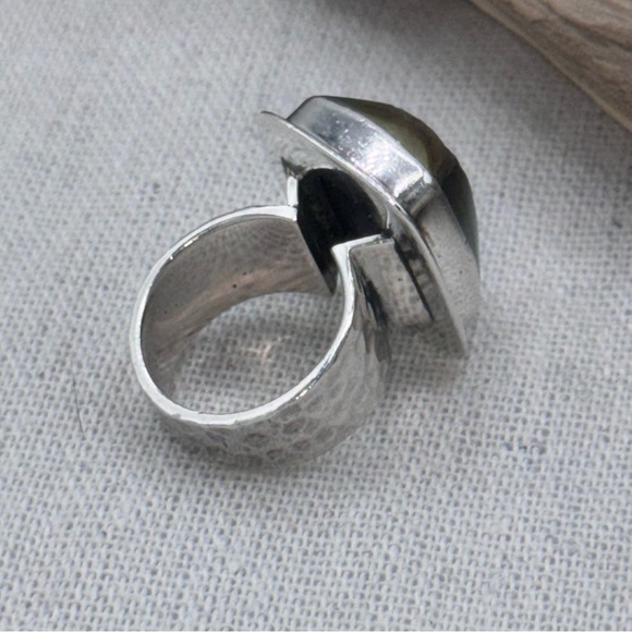 Druzy Golden Quarts Rainbow Titanium Ring - Picture 4 of 6